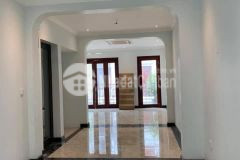 Bán nhà đường lạc long quân quận tây hồ view hồ