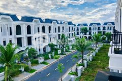 Nhà phố view sông ngay trung tâm tp. tân an thanh toán trước 789 triệu nhận ngay nhà 250m2 có luôn