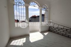 Nhà mới xây 50m2, 5t, 1 bước ra mặt phố bồ đề, long biên. ngõ ô tô vào nhà. giá 5,x tỷ