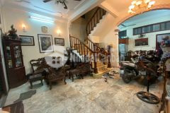 Cần bán nhà đường láng nhà có bàn tay thiết kế kết cấu tốt giá ổn...