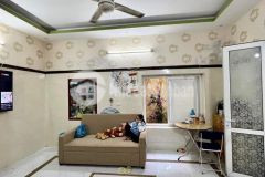 Bán nhà lô góc 2 mặt thoáng, cách phố 10m. dt 40m2. nhỉnh 2 tỷ.