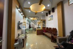 Nhà đẹp, hiếm có, 45m2, 5 tầng, 25m ra phố vạn bảo, nội thất sang trọng, 0703451750.