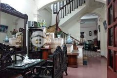 Bán nhà cầu giấy 40m lô góc bãi gửi oto rất gần tiện ích vô vàn