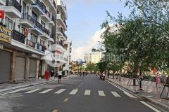 Bán nhà 5 tầng mặt phố đi bộ thế lữ