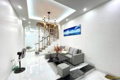 Chính chủ bán phố đại la 39m2, mt 5m, 3 thoáng, nhỉnh 4 tỷ. ô tô, kinh doanh. 0977440990