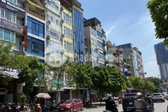 Cần bán rất gấp mặt đường nguyễn văn huyên, 55 m2 7 tầng thang máy, mt 5.5 m, giá 29.3 tỷ