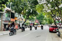 Măt phô hai ba kinh doanh sâm uât 30m2 mt 5.2m 13.5 ty