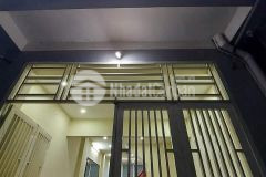 Trân khat chân minh khai ngo rông ô tô sat nha 38m 4tâng 3.35ty