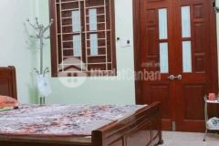 Bán gấp nhà đường láng, đống đa 50m, 5t, mt 4m, kinh doanh, 6.9 tỷ.