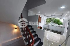 Nhà mới đẹp ngõ to như phố ôtô vào nhà 30m 6t 4xtỷ cổ linh long biên ở ngay