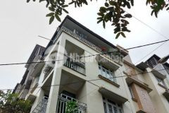 Bán nhà đầm trấu, 2 ô tô đỗ cửa dt 60m,13 tỷ