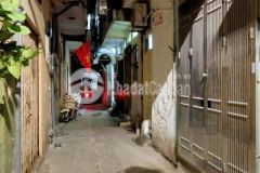 Bán nhà ngõ 66 triều khúc, 10m ra ô tô tránh, 193m2, 18 phòng cho thuê, giá thỏa thuận.