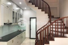 Cần bán nhà 5 tầng phố đào tấn 24m2 lô góc ngõ oto 1,95 tỷ