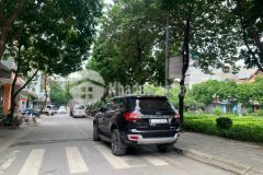 Đất đẹp hiếm kinh doanh tốt tái định cư trạm long biên dt 60m2. giá 220 triệu m2