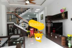 Bán gấp nhà hiền vương, quận tân phú, dt 50m2, hxh.