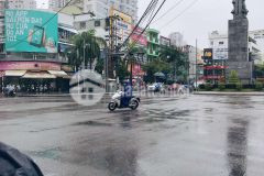 Bán căn 2 mặt tiền đường 24 gần tượng đài khu trung tâm kinh doanh phường vạn thắng, nha trang