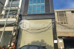 Bán tòa nhà trên mặt phố bạch mai liên thông với trương định, nối liền với phố huế, hai bà trưng. dt 215m2, mt 6.1m