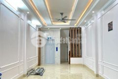 Bán nhà hoàng văn thái tx phân lô. dt 45m6tmt 4m gara ô tô, thang máy. giá 9x tl