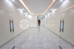 Nhà đẹp ở luôn thang máy gara ô tô siêu rộng nhà gần đường lớn