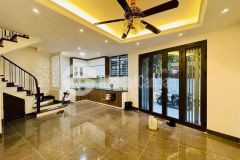 Bán nhà phố đình thôn gần 40m x 6 tầng, ô tô tránh 50m, chỉ 4 tỷ