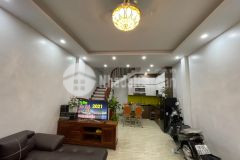 Bán nhà mỹ đình 39m2 5 tầng mt4.4 gần phố giá 4.8 tỷ có thương lượng.