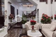 Đống đa, siêu vip, cạnh hồ, ô tô đỗ, 5 tầng ở luôn, 5 tỷ