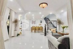 Giảm giá bán nhanh nhà ni sư huỳnh liên tân bình, 5 lầu, hxh, 80m2 giá 9ty3