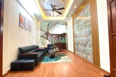 Gia đình cần bán nhanh nhà tại trần đại nghĩa, hai bà trưng, ngõ rộng thoáng, gần mặt phố. giá 5 tỷ. 0977440990