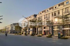 Bán nhà thạch bàn, tặng nội thất 200 triệu, 32m2 x 5 tầng, giá 2.55 tỷ