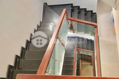 Căn hô dịch vụ cao cấp 5 tầng 10 phòng khép kín dòng tiền sẵn xe hơi đổ cửa gần mặt tiền.