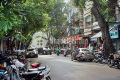 Bán nhà phố cổ mặt đường kinh doanh ngân hàng khách sạn dt 120m2 mt 4.6m giá 62 tỉ