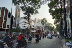 Bán nhà mặt tiền đường 32, p.12, q.10, dt 8x20m, hầm, 10 lầu, 50 tỷ tl