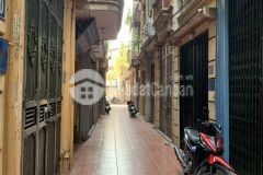 Cần bán nhà nhà 4 tầng đường 195 hà đông ngõ rộng, khu dân trí cao, cách chỗ đỗ oto hơn 10m giá nhỉnh 4 tỷ.