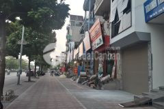 Bán nhà mặt phố ngô gia tự, vị trí đẹp, vỉa hè rộng, giá quá tốt.