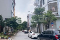 Bán nhà mặt phố quận cầu giấy. kinh doanh. vỉa hè rộng. ô tô đỗ ngày đêm. dt 42m2. 5 tầng