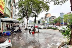 Bán nhà mặt phố đại cồ việt dt 43mmt 9,4m giá 13,4 tỉ tl