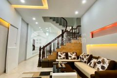 Bán nhà hồ ba mẫu, đống đa, 37m2 x 5t, 6 ngủ, sát đường ô tô, giá 4.25 tỷ