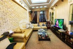 Bán nhà phân lô lê trọng tấn, ô tô vào trong nhà, ngõ thông, rộng,12 tỷ. lh 0977976999