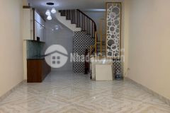 Bán nhà hoàng mai 40m2, 50m ra oto, ngõ ba gác đua