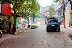 Nhà lô góc phố trạm, 102m, rộng 8m, ô tô, 6.98 tỷ