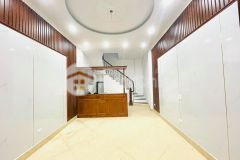 Nhà mới ở luôn gần phố ngõ ba gác cách ô tô 10m.