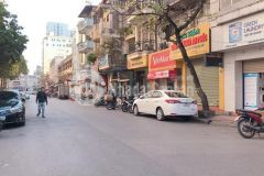 Ban nha chinh chu măt phô mac thi bươi, quân hai ba trưng.