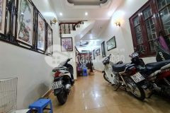 Bán nhà ngã tư sở đống đa, ô tô đỗ cửa, 20m ra phố, đẹp ở ngay, hai thoáng, 55m 5t hơn 5 tỷlh 0918289668