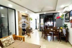 Cc cần bán nhà tt cầu giấy 120m2, mt 8m, kd sầm uất chỉ nhỉnh 15 tỷ