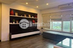 Nhà đẹp minh khai kiến trúc sư thiết kế ô tô đỗ cửa cầu thang gỗ lim