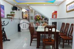 Nhà gò vấp, hxh, 2 tầng, dt 60m2, vị trí đẹp, giá rẻ.