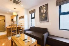 Ô tô qua nhà ngõ vừa ở vừa kinh doanh.