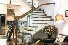 Bán nhà 1 ngõ 6853 cầu giấy, ô tô đỗ cổng, nhà đẹp, full đồ, dt 48m5 tầnggiá 5.6 tỷ