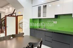 Bán nhà mới đẹp cầu giấy 42m2x5t, kinh doanh, gần phố, giá nhỉnh 5 tỷ.