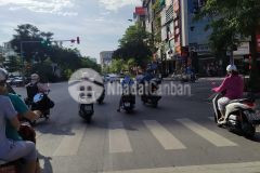Bán nhà mp xã đàn ô chợ dừa, đống đa. 70mx7t, mt 5.5m, thang máy, cho thuê 70trtháng